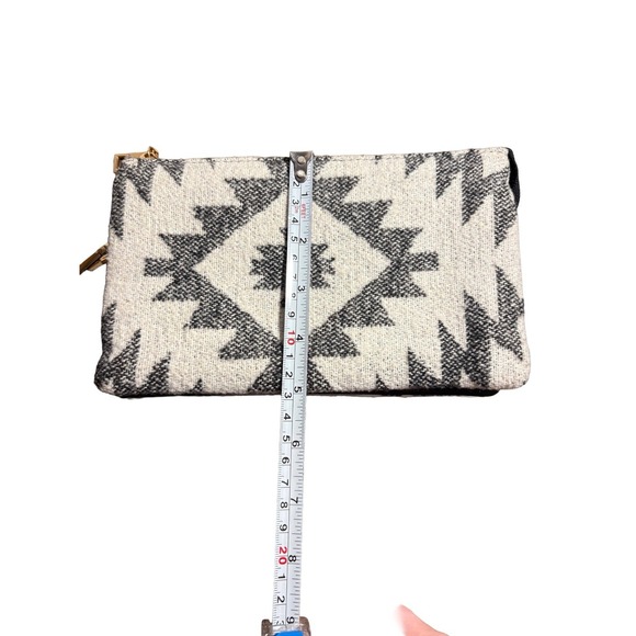 JEN & CO. Small Wristlet Bag Riley Aztec 3 Compartment Bag (M013AZT) - Picture 11 of 11